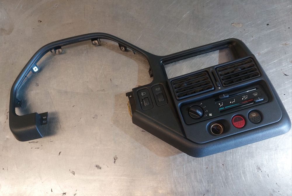 Consola do tablier Peugeot 106