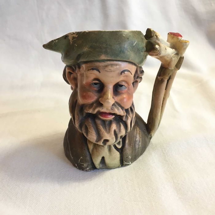 Caneca antropomórfica cerâmica pintada à mão