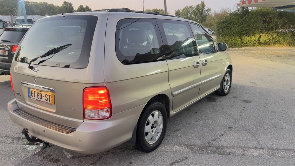 Kia Carnival 2.9 — photo 3