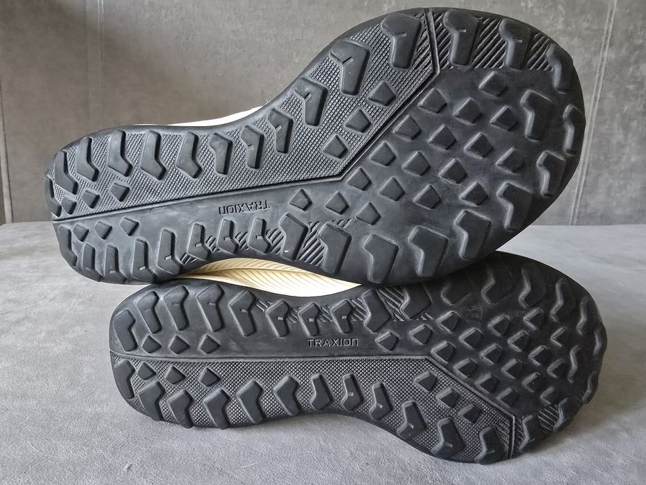 Кросівки adidas розмір 35