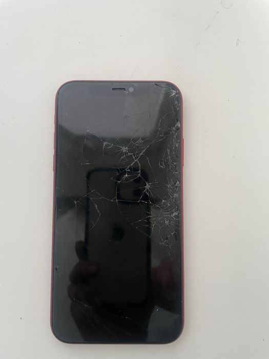 Apple iPhone 11 64GB RED – sprawny, rozbity przód