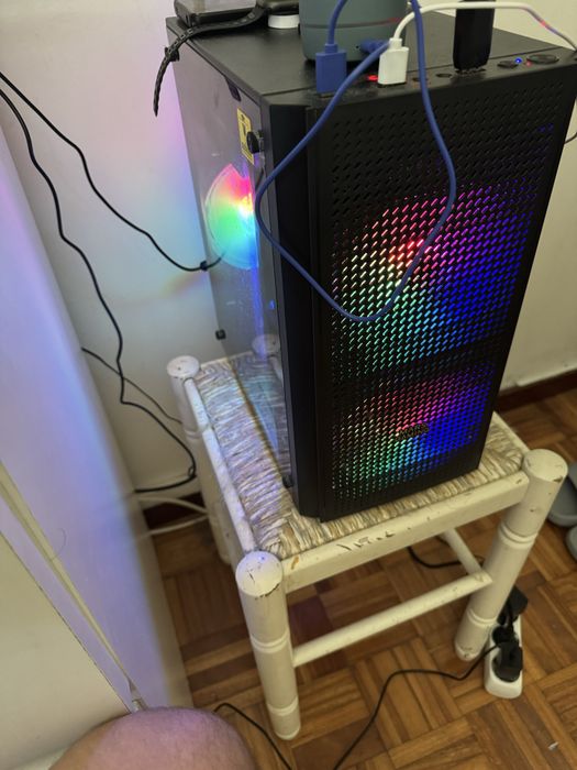Pc gaming praticamente novo