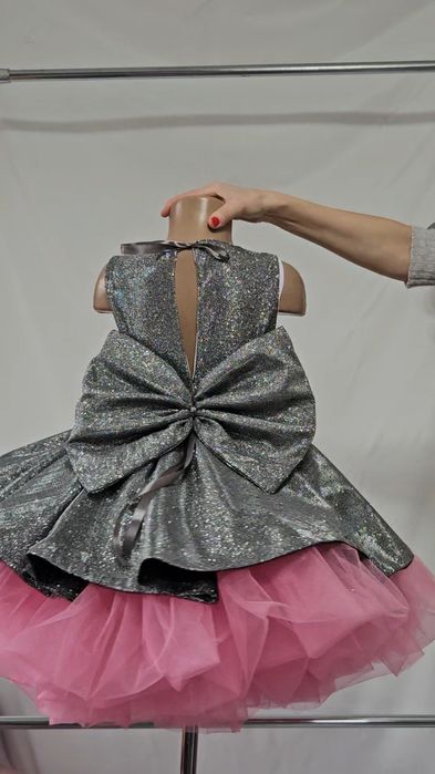 Сукня на 6-7 рокiв на високий бал в садочок рожева блискуча пишна фаті