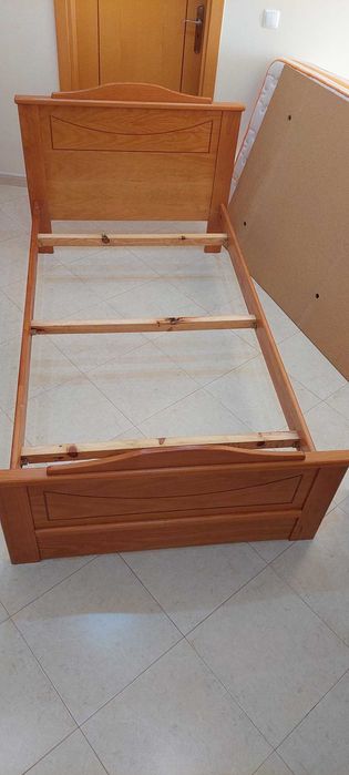 Cama solteiro 1.80 x 1.00 - muito bom estado com lencois