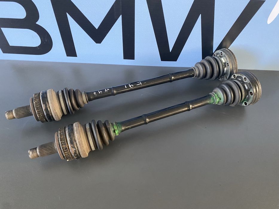 Полуось BMW E90 E91 N47 M47n2 2.0 Дизель Полуосі Шрус Граната Полуосі