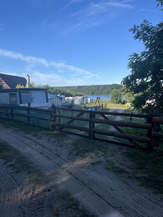 Działka nad jeziorem