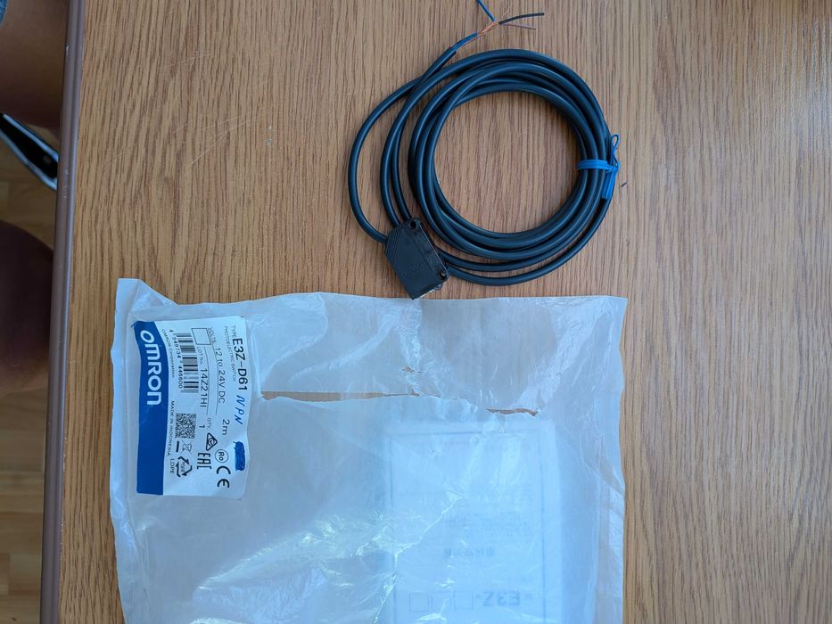 Omron E3Z-D61 Sensor