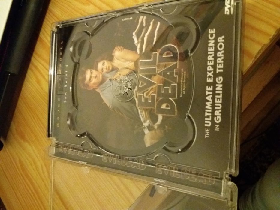 Evil dead DVD sem legendas