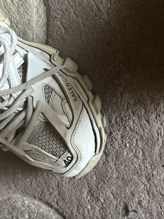 balenciaga track