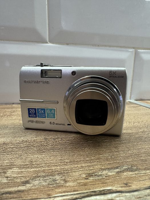 Продам цифровий фотоаппарат OLYMPUS FE-200  в  збереженому стані