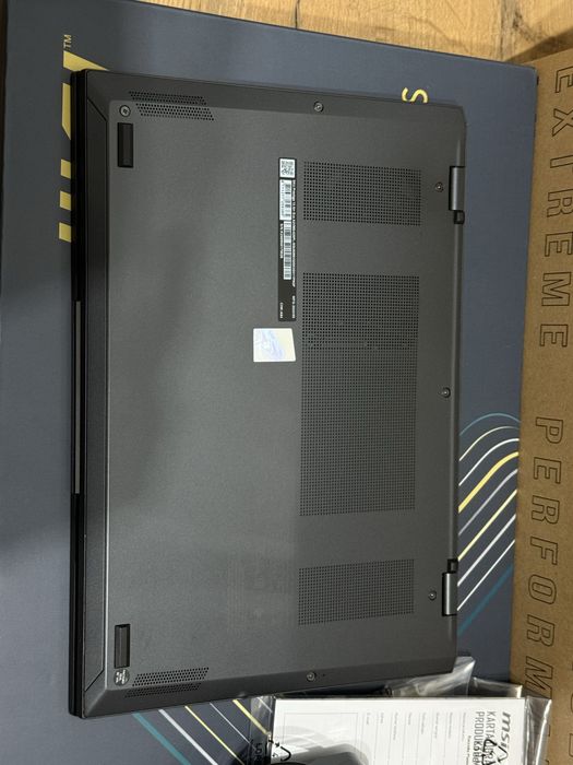 Laptop MSI Prestige 13 AI+ Evo 13.3” Oled Intel Ultra 9 32 gb ram 1 tb