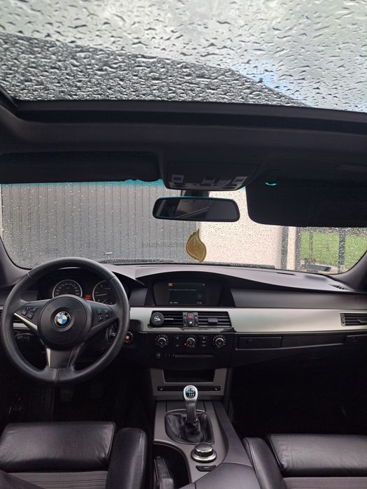 BMW E61 530D 2006 300hp Manual Xenon Panorama  Hak