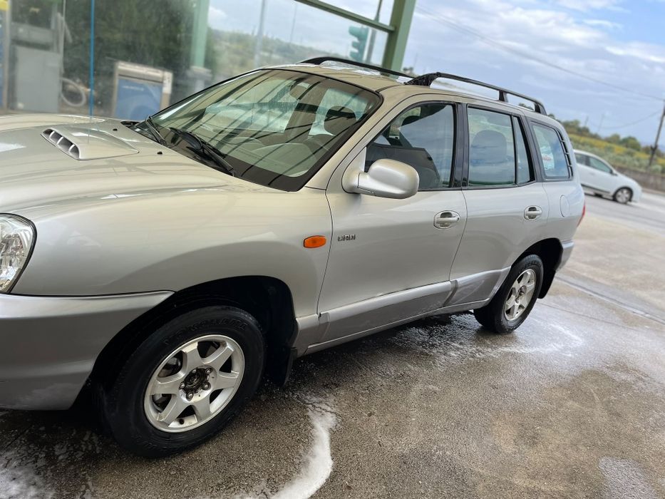 Jipe hyunday santa fé 2.0 drci turbo, de 2002 com 220 mil km, teto de abrir