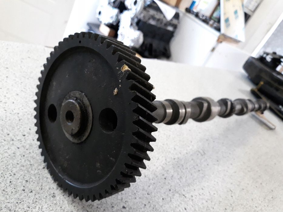 Wałek rozrządu - silnik Toyota 3F