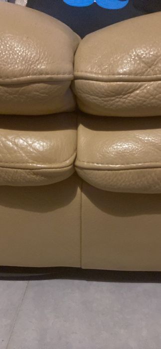 Sofá pele bege em excelente estado