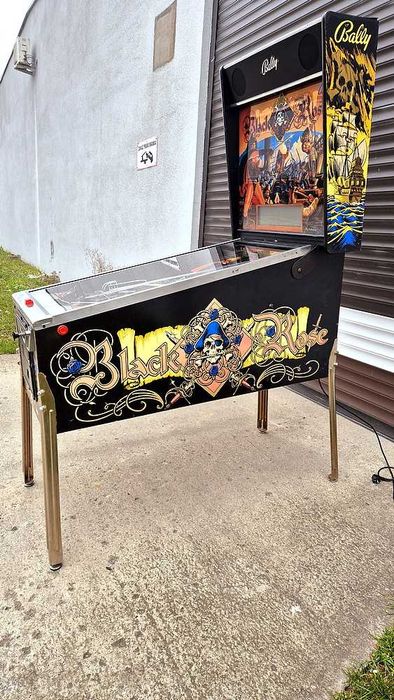 flipper pinball Lethal Weapon 3 i Black Rose - jak nowy