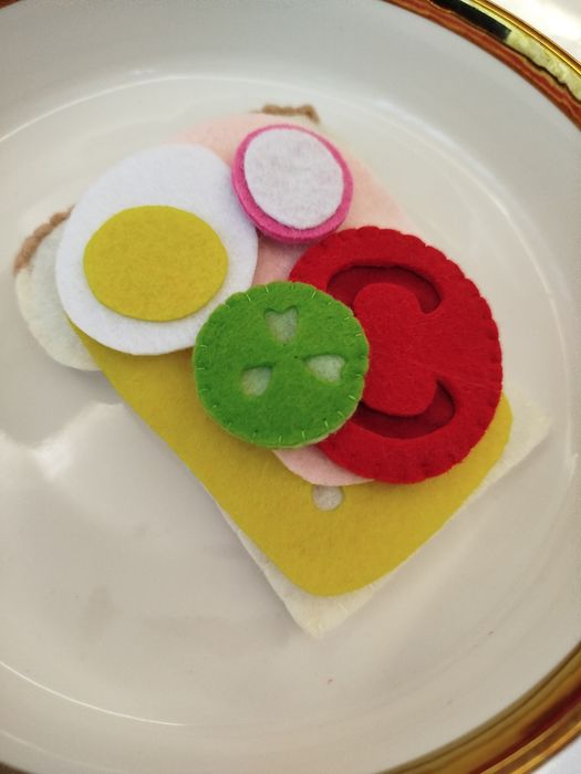 Kanapka z filcu do zabawy