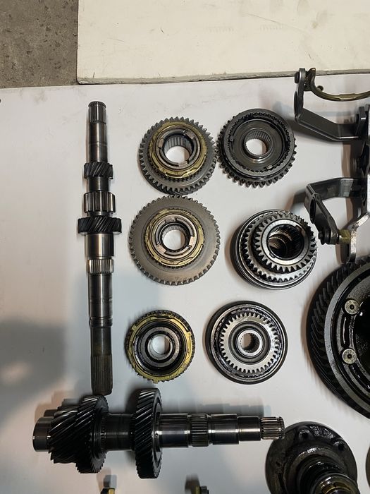 Запчастини МКПП 02T301103AB Корпус Деференціал 02T409121F