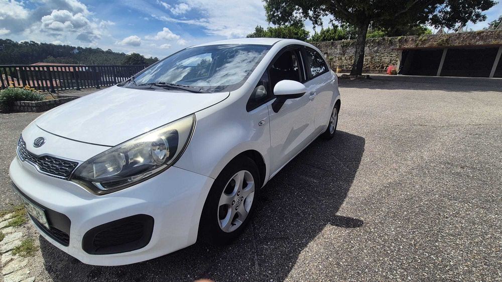Kia Rio 1.1 carro a diesel