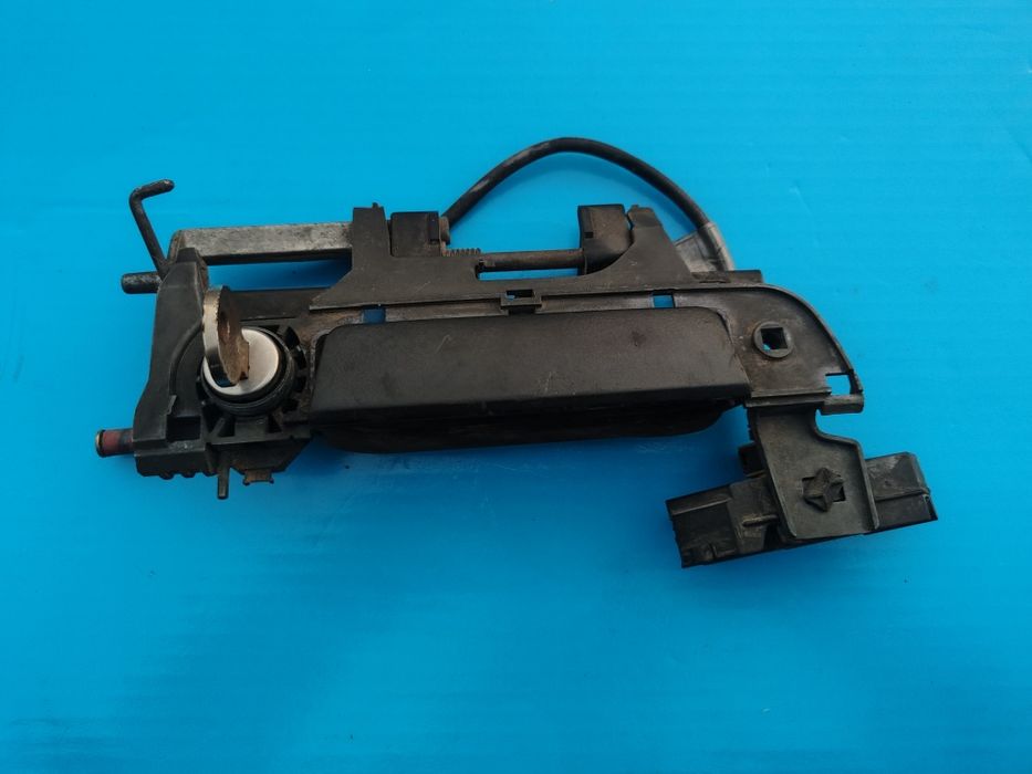 Дверна ручка права BMW e36