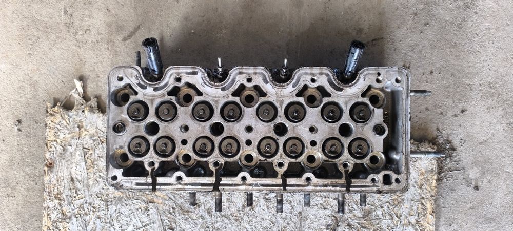 Головка блоку циліндрів Opel Astra J  1.7 CDTI A17DTR