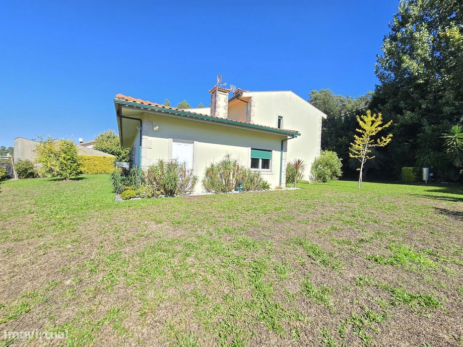 Moradia T5+1 em Ruilhe - 2680m2 de Terreno Privado