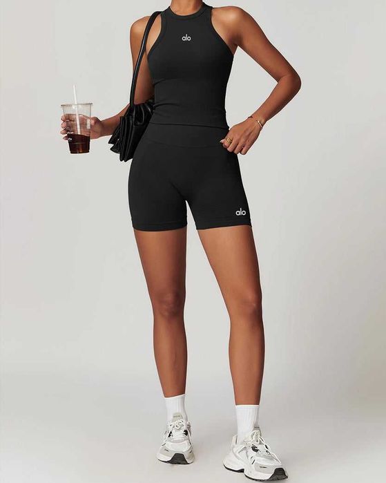 Шорти спортивні Alo Yoga Tight Push-Up Shorts Black 77257-BK: 2