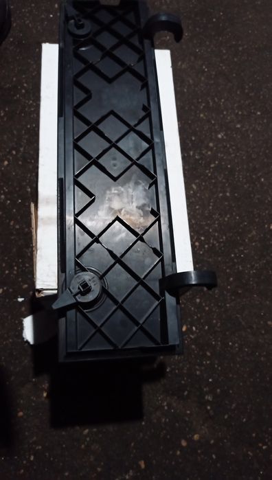 Klapka zaślepka trójkąta VW Touran l