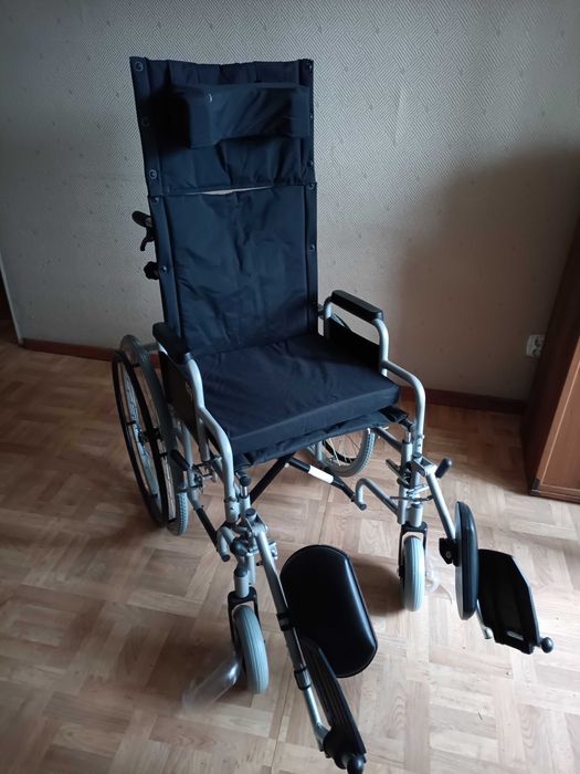 Wózek inwalidzki leżakowy specjalny Gabi z podparciem głowy, bierny