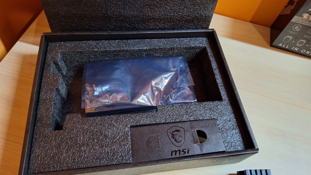 Pudelko od GTX 1080Ti MSI XGaming