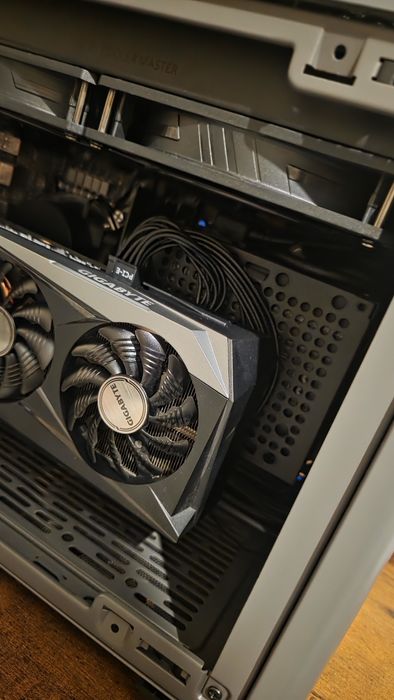 Mini itx - i5-10400f Rx6650xt 16gb ram 1tb ssd