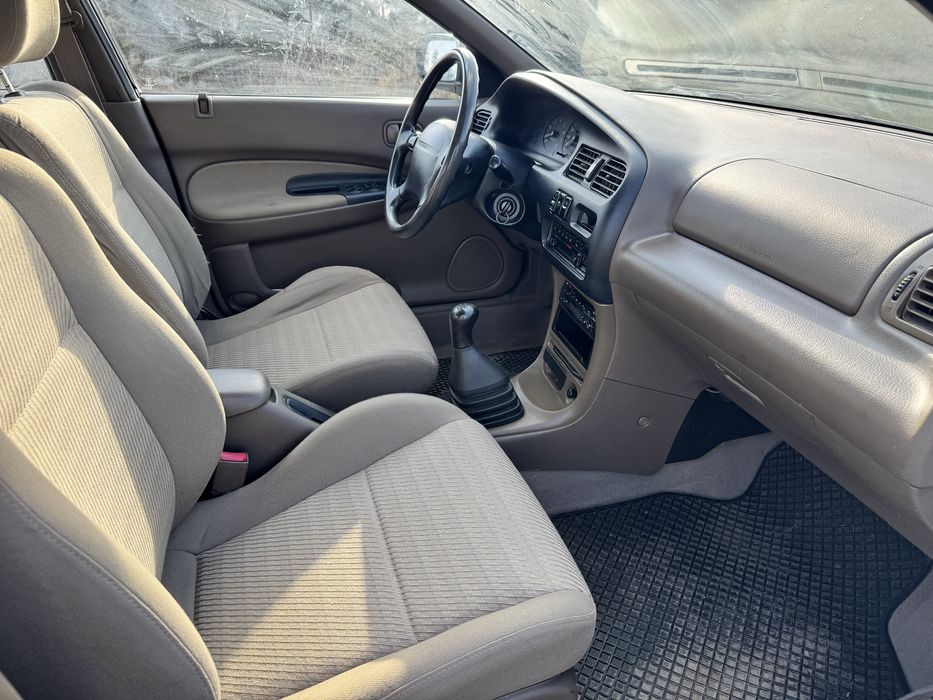 Mazda 323 Sedan 1.5 Klima