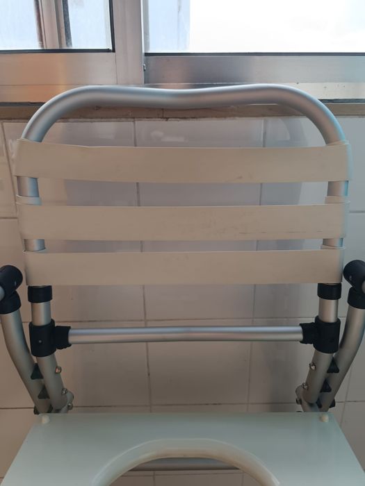 Cadeira Sanitária com rodas