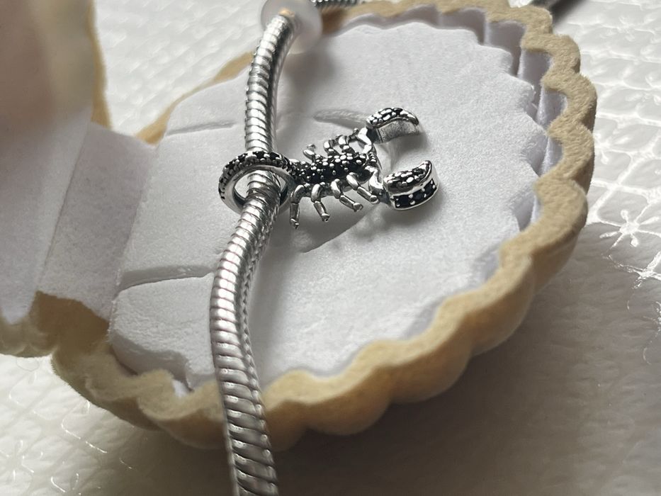 Charms skorpion 925