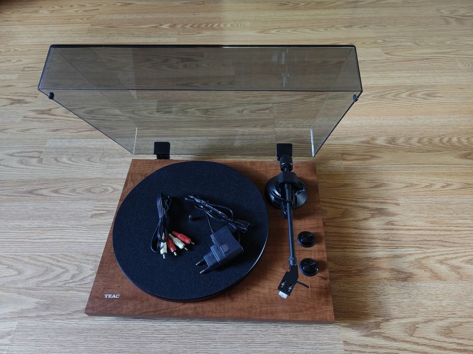 Gramofon TEAC TN 280BT