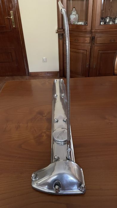 Candeeiro de mesa exclusivo - Tampa original de motor Jaguar V12