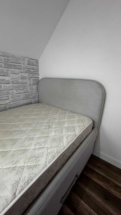Підліткова кровать 200 х 90 з м'якою оббивкою.