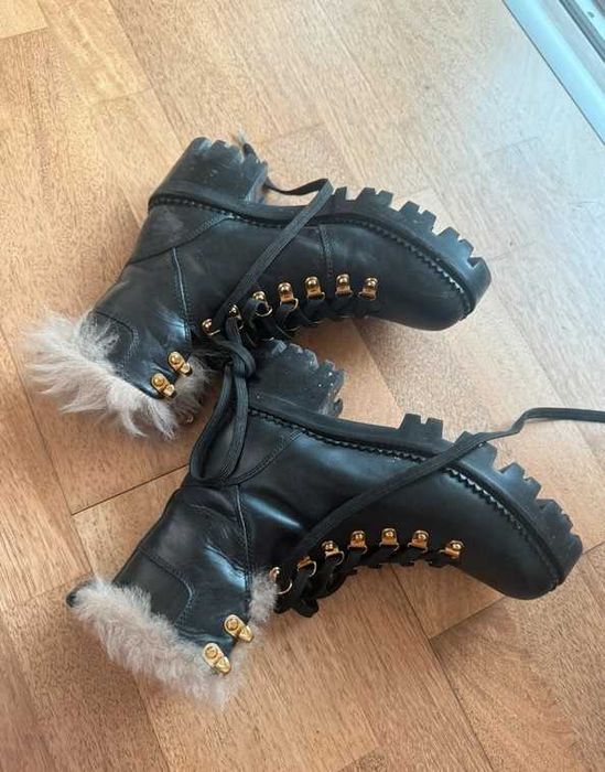 Botas Uterqüe de couro pretas com pelo - Tamanho 37