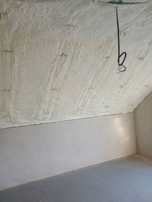 Ocieplenie Pianą Pur, izolacje natryskowe dachu, ocieplenie poddasza