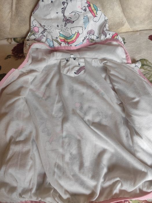 Продам ветровку для девочки