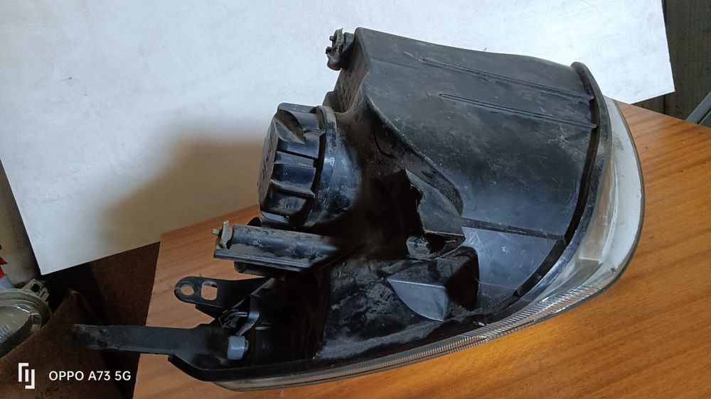 Farol Ford fiesta 5 ótica 2004 esquerda original