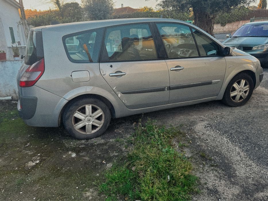 Renault Grand Scénic 2 · 2004 · Gasóleo
