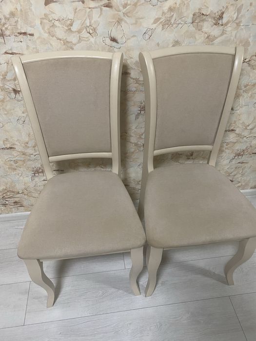 Стул деревянный с мягкой спинкой