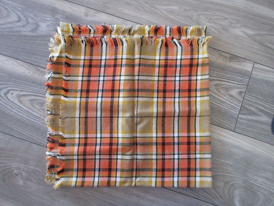 Ciepła chusta z wełny krata 80x80 Nowa