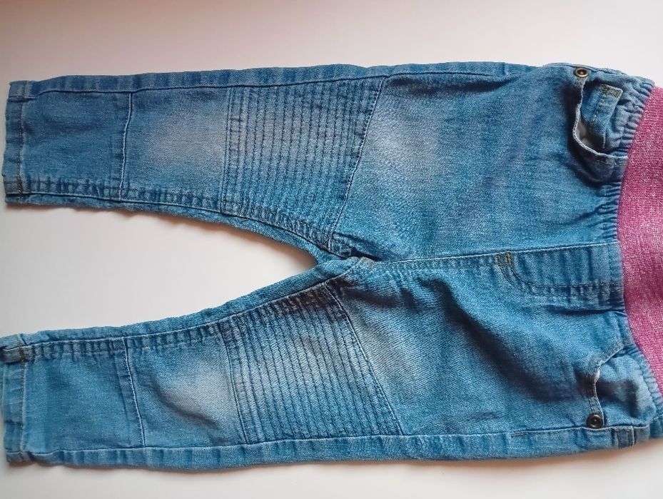 Spodnie na gumce dla dziewczynki rozmiar 92