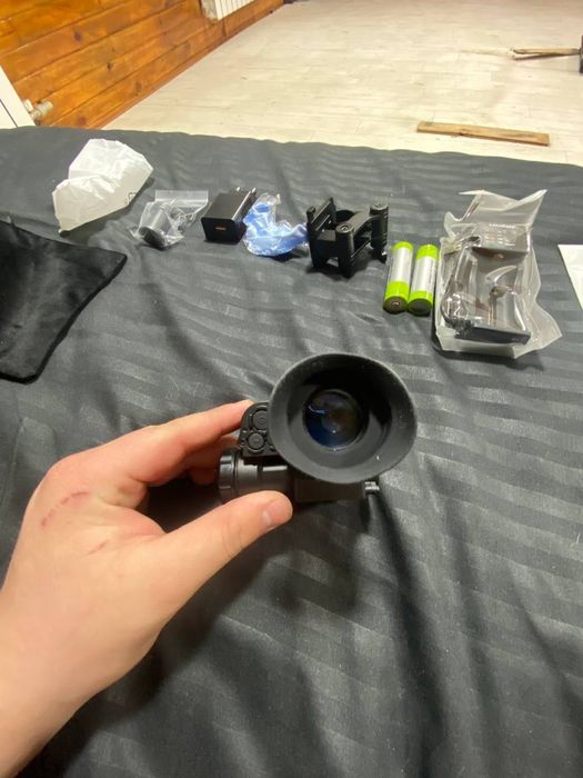 Монокуляр прилад з нічним баченням