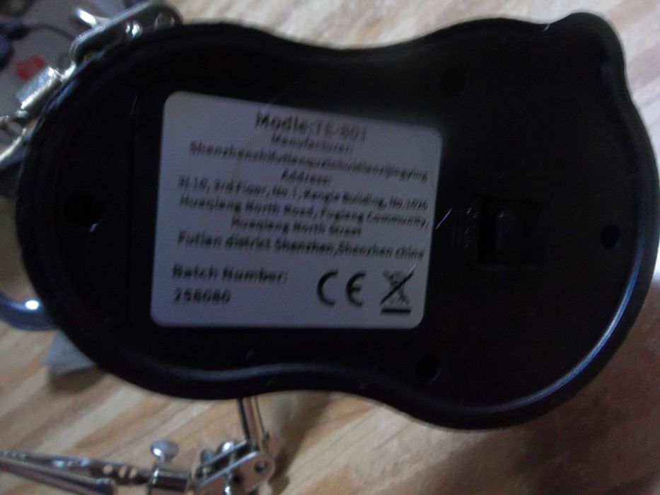 Держатель плат и паяльника MG16126-A с LED-подсветкой и двойной лупой.