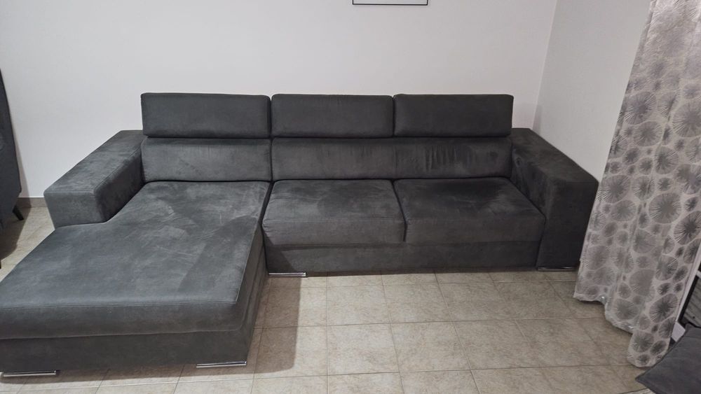 Sofá com chaise longue