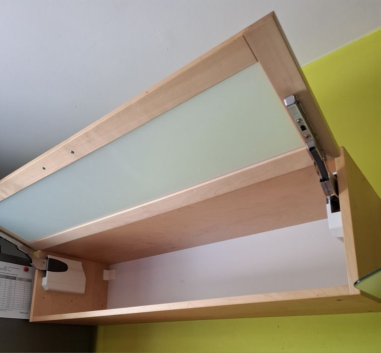 Ikea Varde witryna wisząca