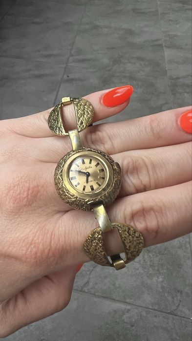 Zegarek damski GUB Glashutte lata 70-te produkcja NRD